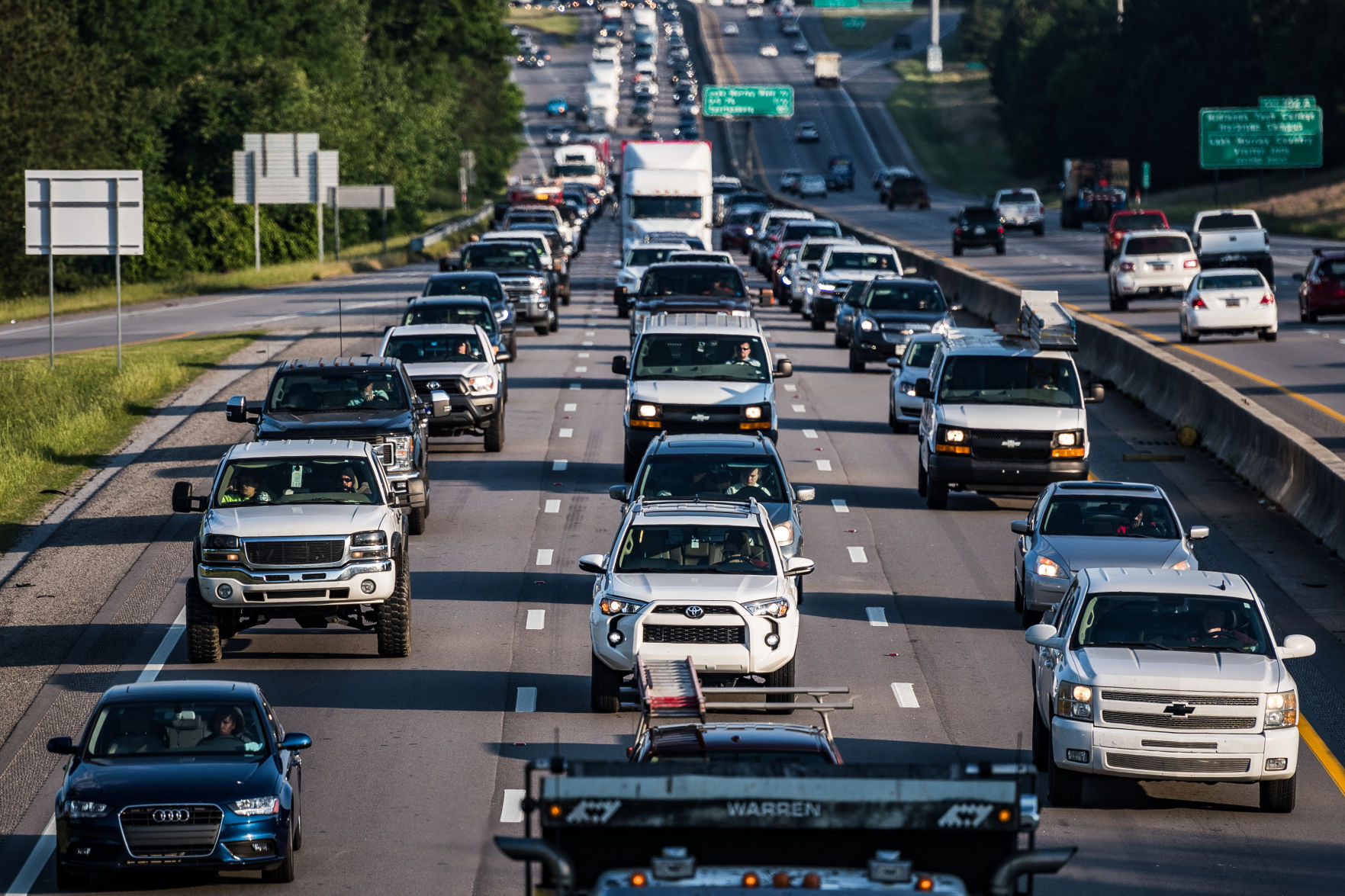 Morning traffic into Columbia cover image